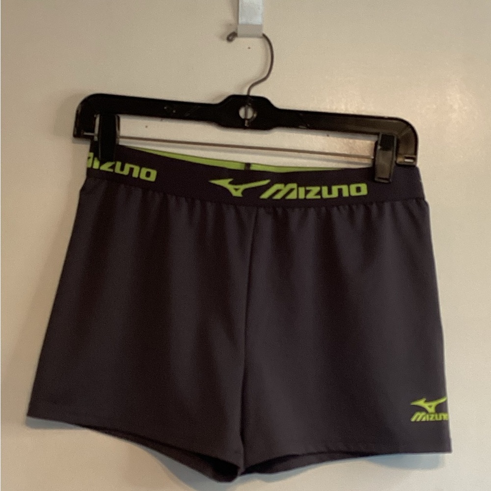 Mizuno Women's Gray Shorts sz medium